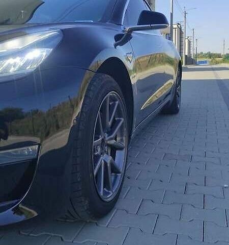 Черный Тесла Модель 3, объемом двигателя 0 л и пробегом 170 тыс. км за 10600 $, фото 2 на Automoto.ua