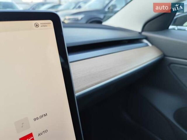 Черный Тесла Модель 3, объемом двигателя 0 л и пробегом 120 тыс. км за 18888 $, фото 29 на Automoto.ua