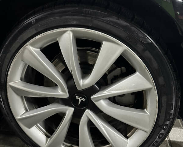 Чорний Тесла Модель 3, об'ємом двигуна 0 л та пробігом 186 тис. км за 17500 $, фото 37 на Automoto.ua