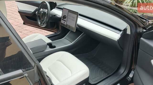 Черный Тесла Модель 3, объемом двигателя 0 л и пробегом 212 тыс. км за 14100 $, фото 5 на Automoto.ua