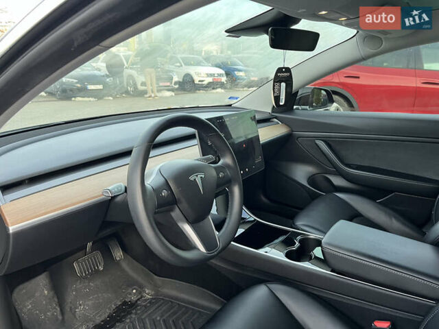 Черный Тесла Модель 3, объемом двигателя 0 л и пробегом 105 тыс. км за 15700 $, фото 8 на Automoto.ua