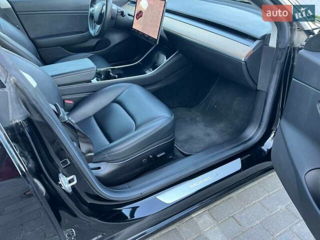 Черный Тесла Модель 3, объемом двигателя 0 л и пробегом 90 тыс. км за 15200 $, фото 9 на Automoto.ua