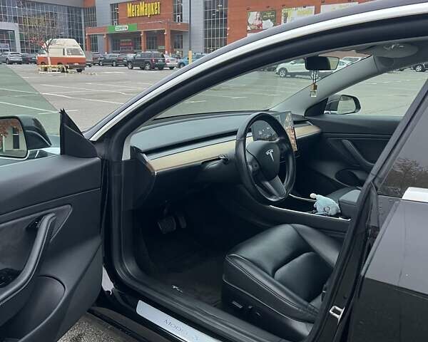 Тесла Модель 3 2019 у Ирпене на Automoto.ua Чорний Тесла Модель 3, об'ємом двигуна 0 л та пробігом 115 тис. км за 16000 $, фото 9 на Automoto.ua