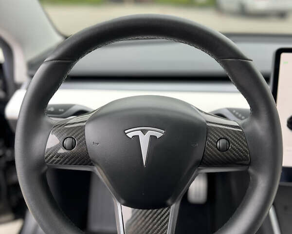Чорний Тесла Модель 3, об'ємом двигуна 0 л та пробігом 95 тис. км за 17950 $, фото 15 на Automoto.ua