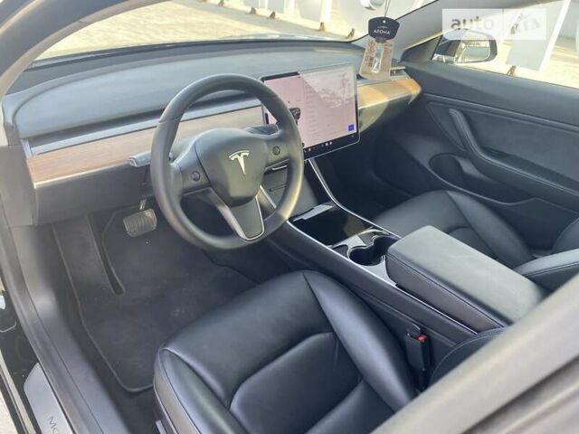 Чорний Тесла Модель 3, об'ємом двигуна 0 л та пробігом 61 тис. км за 24800 $, фото 31 на Automoto.ua