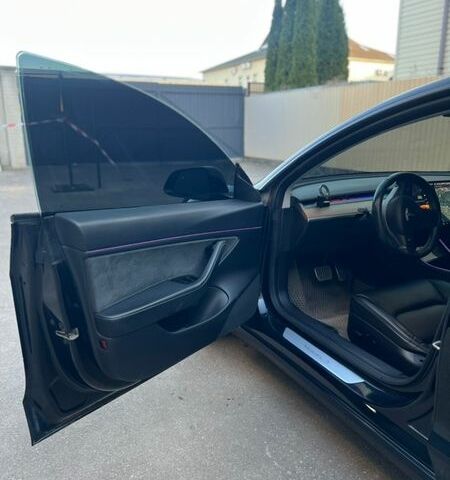 Черный Тесла Модель 3, объемом двигателя 0 л и пробегом 150 тыс. км за 16999 $, фото 13 на Automoto.ua