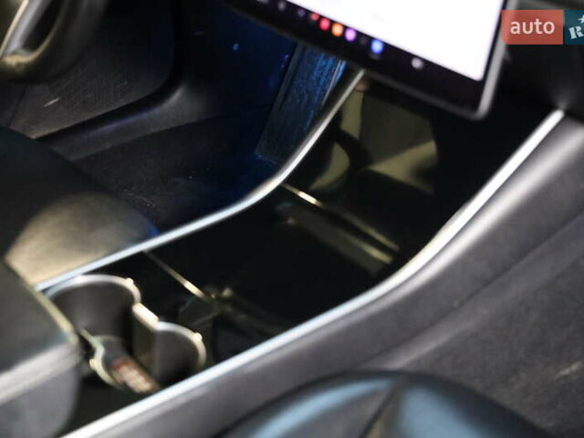 Чорний Тесла Модель 3, об'ємом двигуна 0 л та пробігом 163 тис. км за 15600 $, фото 37 на Automoto.ua