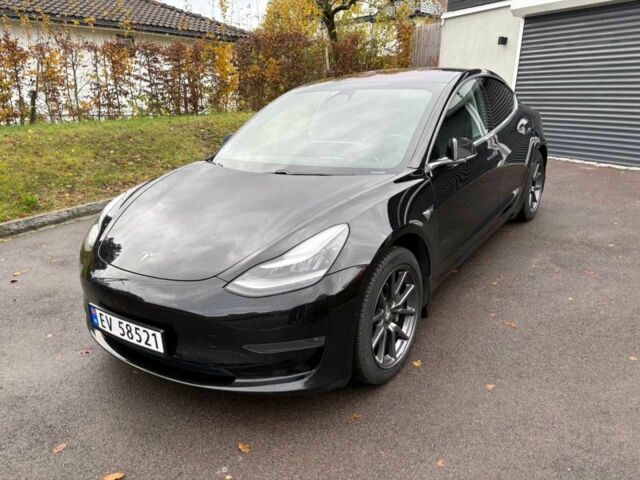 Тесла Модель 3 2019 у Києві на Automoto.ua Чорний Тесла Модель 3, об'ємом двигуна 0 л та пробігом 103 тис. км за 17400 $, фото 1 на Automoto.ua