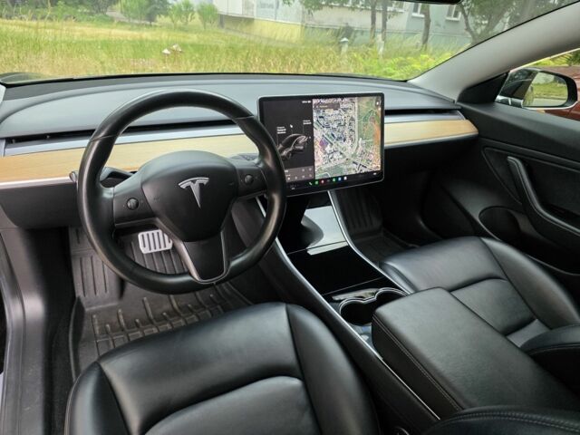 Чорний Тесла Модель 3, об'ємом двигуна 0 л та пробігом 106 тис. км за 17800 $, фото 5 на Automoto.ua