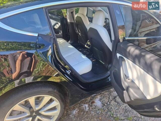 Чорний Тесла Модель 3, об'ємом двигуна 0 л та пробігом 70 тис. км за 17000 $, фото 10 на Automoto.ua