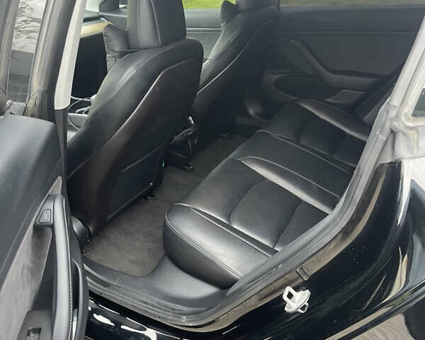 Чорний Тесла Модель 3, об'ємом двигуна 0 л та пробігом 129 тис. км за 15400 $, фото 9 на Automoto.ua