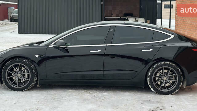 Черный Тесла Модель 3, объемом двигателя 0 л и пробегом 112 тыс. км за 20900 $, фото 4 на Automoto.ua