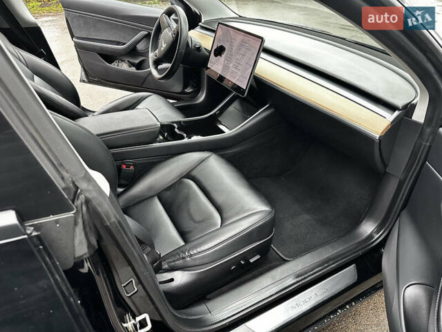 Черный Тесла Модель 3, объемом двигателя 0 л и пробегом 121 тыс. км за 21500 $, фото 12 на Automoto.ua