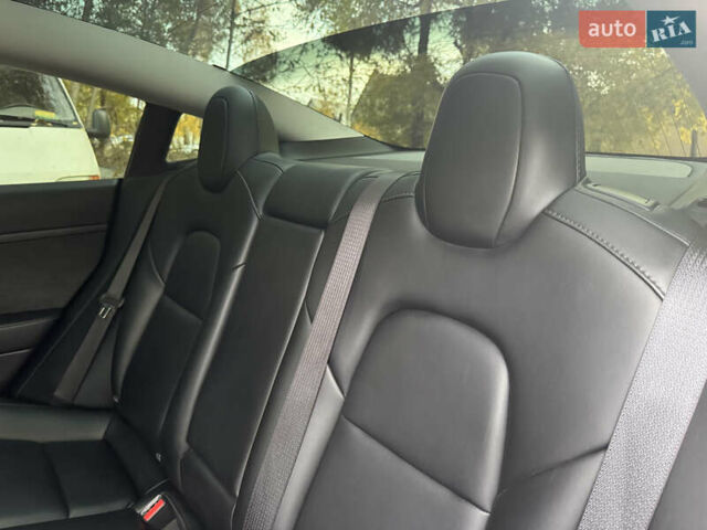 Черный Тесла Модель 3, объемом двигателя 0 л и пробегом 100 тыс. км за 22300 $, фото 10 на Automoto.ua