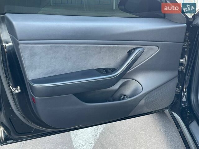 Черный Тесла Модель 3, объемом двигателя 0 л и пробегом 91 тыс. км за 17200 $, фото 10 на Automoto.ua