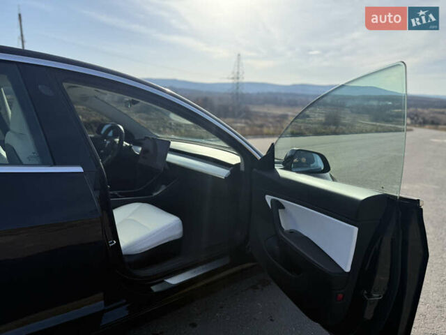 Чорний Тесла Модель 3, об'ємом двигуна 0 л та пробігом 39 тис. км за 17500 $, фото 8 на Automoto.ua