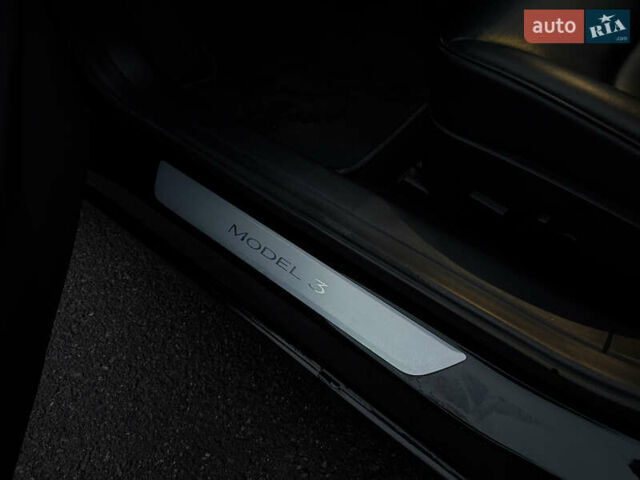Черный Тесла Модель 3, объемом двигателя 0 л и пробегом 97 тыс. км за 14600 $, фото 40 на Automoto.ua