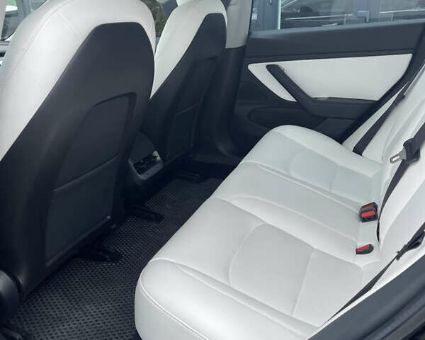 Чорний Тесла Модель 3, об'ємом двигуна 0 л та пробігом 117 тис. км за 25200 $, фото 10 на Automoto.ua