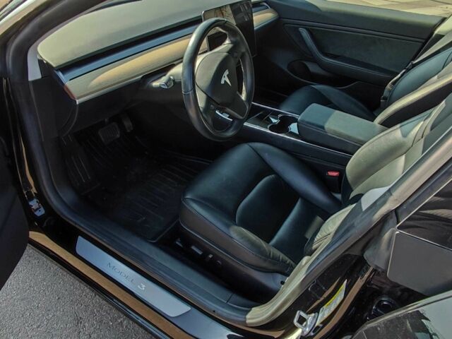 Чорний Тесла Модель 3, об'ємом двигуна 0 л та пробігом 43 тис. км за 23600 $, фото 11 на Automoto.ua