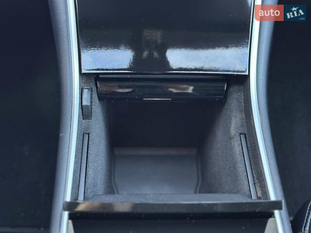 Черный Тесла Модель 3, объемом двигателя 0 л и пробегом 121 тыс. км за 19400 $, фото 87 на Automoto.ua