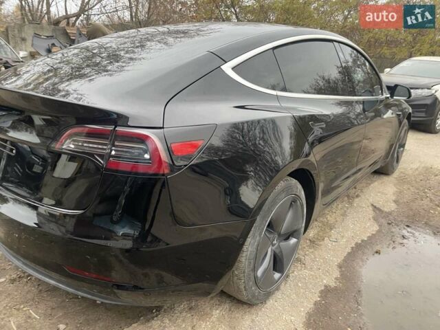 Черный Тесла Модель 3, объемом двигателя 0 л и пробегом 196 тыс. км за 14950 $, фото 4 на Automoto.ua
