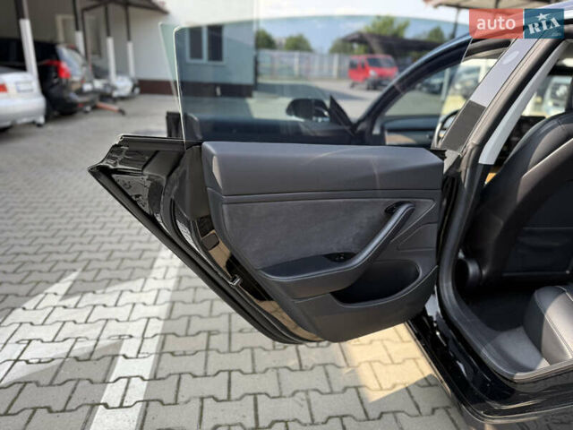 Черный Тесла Модель 3, объемом двигателя 0 л и пробегом 135 тыс. км за 15900 $, фото 20 на Automoto.ua