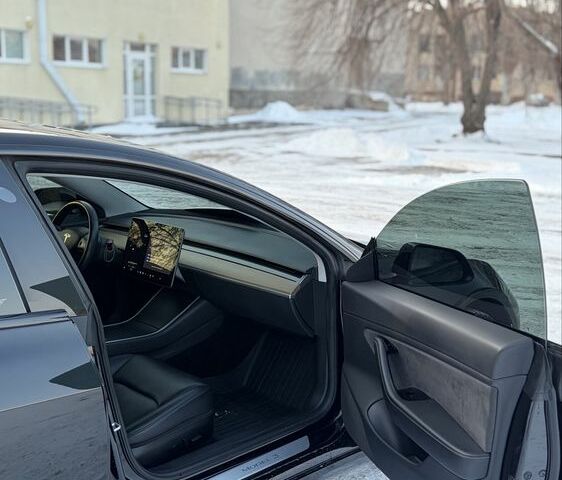 Черный Тесла Модель 3, объемом двигателя 0 л и пробегом 80 тыс. км за 18500 $, фото 19 на Automoto.ua