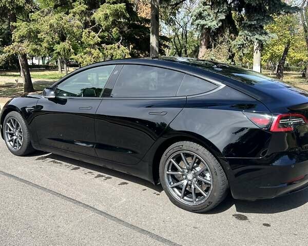 Чорний Тесла Модель 3, об'ємом двигуна 0 л та пробігом 142 тис. км за 14200 $, фото 3 на Automoto.ua