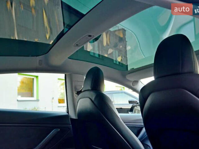 Чорний Тесла Модель 3, об'ємом двигуна 0 л та пробігом 128 тис. км за 23499 $, фото 8 на Automoto.ua