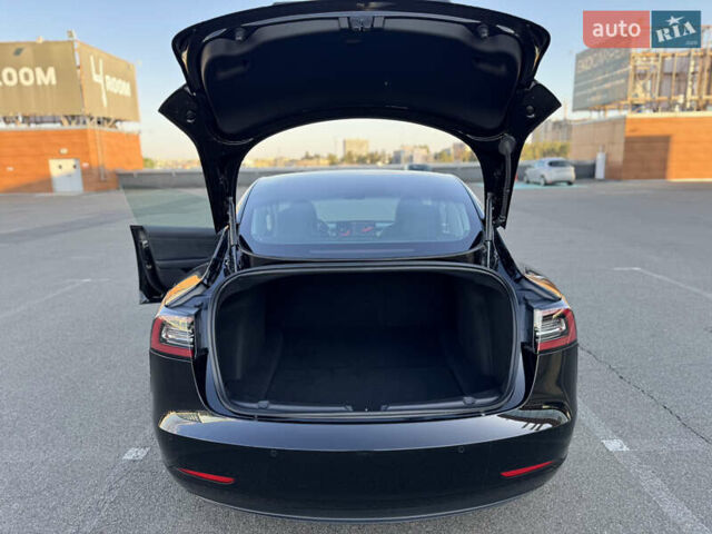 Тесла Модель 3 2019 у Києві на Automoto.ua Чорний Тесла Модель 3, об'ємом двигуна 0 л та пробігом 170 тис. км за 19900 $, фото 13 на Automoto.ua