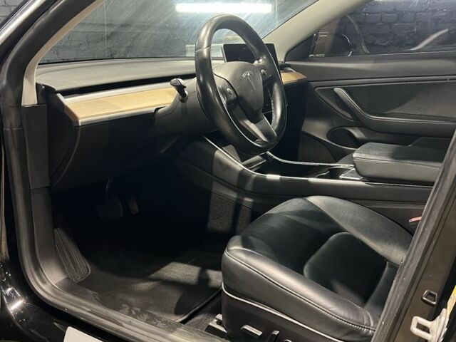 Черный Тесла Модель 3, объемом двигателя 0 л и пробегом 180 тыс. км за 16000 $, фото 7 на Automoto.ua