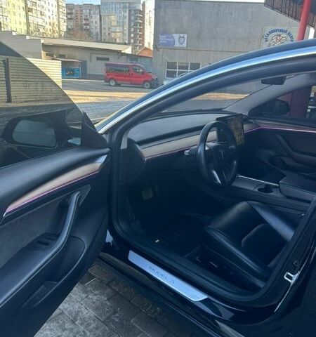 Чорний Тесла Модель 3, об'ємом двигуна 0 л та пробігом 124 тис. км за 12500 $, фото 9 на Automoto.ua