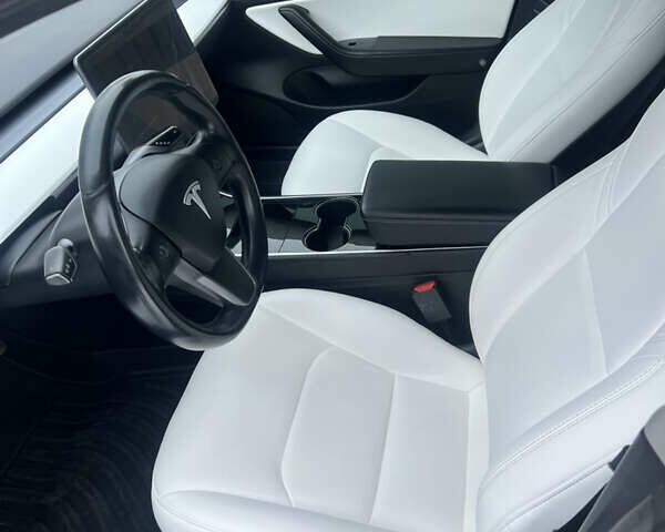 Черный Тесла Модель 3, объемом двигателя 0 л и пробегом 77 тыс. км за 12100 $, фото 12 на Automoto.ua