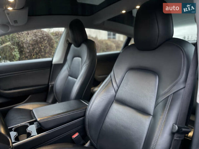 Черный Тесла Модель 3, объемом двигателя 0 л и пробегом 97 тыс. км за 14600 $, фото 38 на Automoto.ua