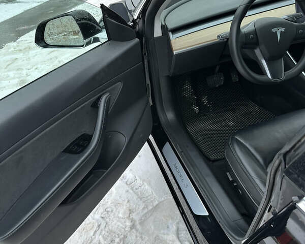 Чорний Тесла Модель 3, об'ємом двигуна 0 л та пробігом 74 тис. км за 19200 $, фото 16 на Automoto.ua