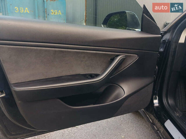 Черный Тесла Модель 3, объемом двигателя 0 л и пробегом 190 тыс. км за 16290 $, фото 8 на Automoto.ua