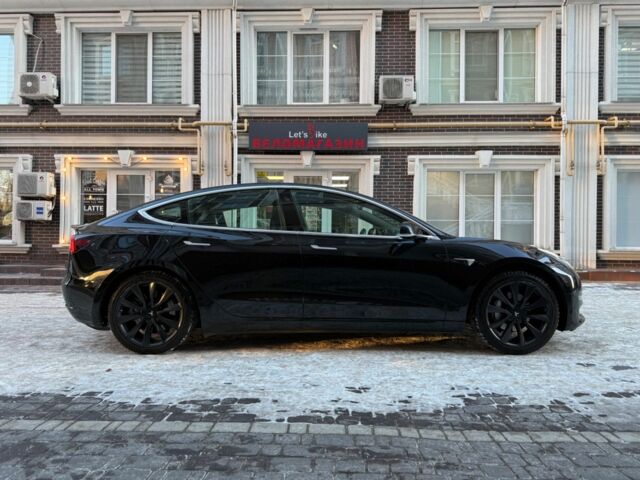 Черный Тесла Модель 3, объемом двигателя 0 л и пробегом 70 тыс. км за 17000 $, фото 2 на Automoto.ua