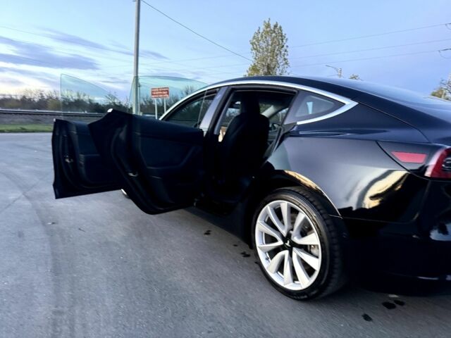 Чорний Тесла Модель 3, об'ємом двигуна 0 л та пробігом 128 тис. км за 372 $, фото 5 на Automoto.ua