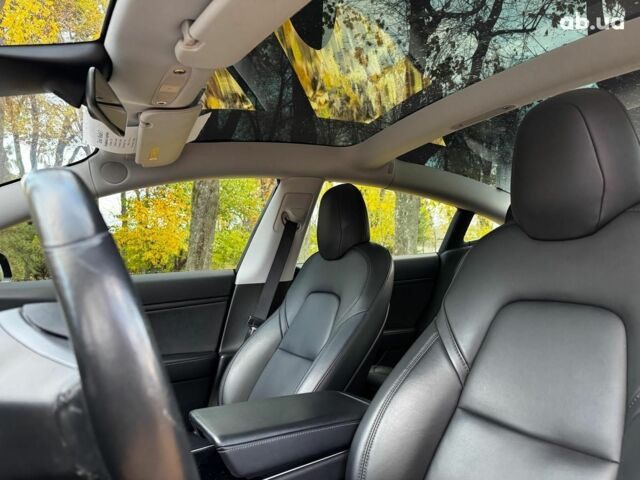 Черный Тесла Модель 3, объемом двигателя 0 л и пробегом 65 тыс. км за 25390 $, фото 14 на Automoto.ua