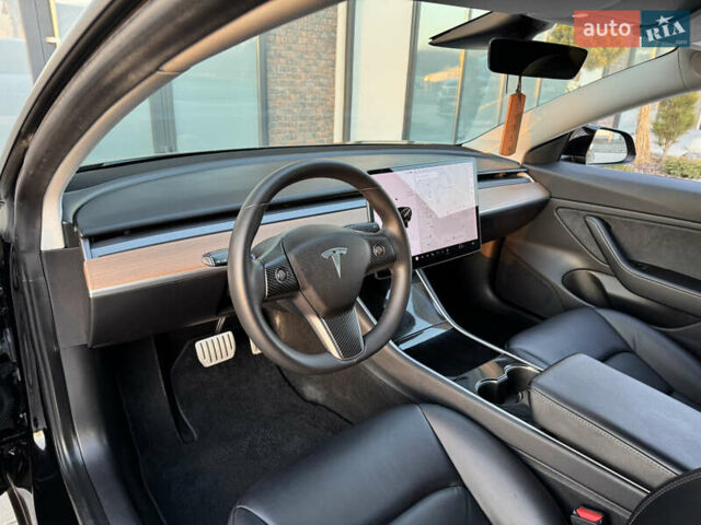 Чорний Тесла Модель 3, об'ємом двигуна 0 л та пробігом 117 тис. км за 18999 $, фото 5 на Automoto.ua