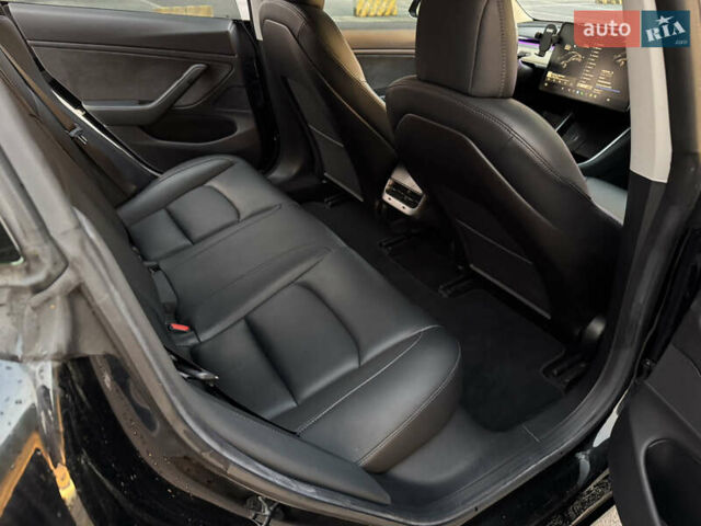 Черный Тесла Модель 3, объемом двигателя 0 л и пробегом 98 тыс. км за 17900 $, фото 17 на Automoto.ua