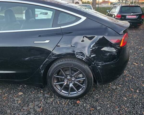 Чорний Тесла Модель 3, об'ємом двигуна 0 л та пробігом 201 тис. км за 12100 $, фото 2 на Automoto.ua