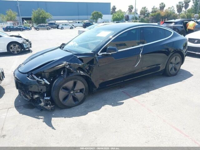 Черный Тесла Модель 3, объемом двигателя 0 л и пробегом 130 тыс. км за 11500 $, фото 2 на Automoto.ua