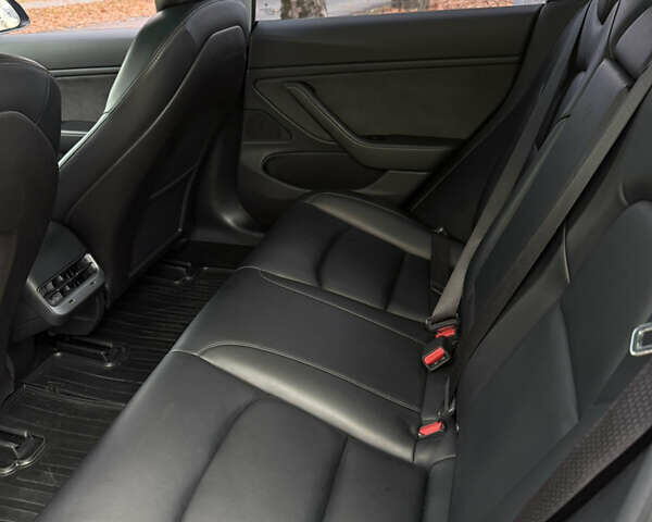 Чорний Тесла Модель 3, об'ємом двигуна 0 л та пробігом 94 тис. км за 15900 $, фото 13 на Automoto.ua