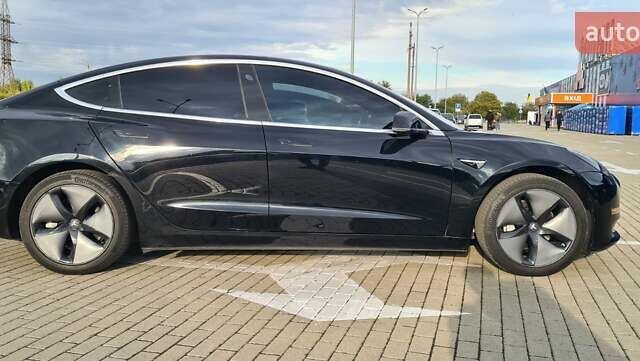 Чорний Тесла Модель 3, об'ємом двигуна 0 л та пробігом 150 тис. км за 16250 $, фото 1 на Automoto.ua