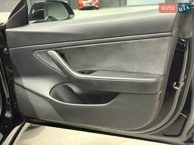 Черный Тесла Модель 3, объемом двигателя 0 л и пробегом 209 тыс. км за 17900 $, фото 59 на Automoto.ua