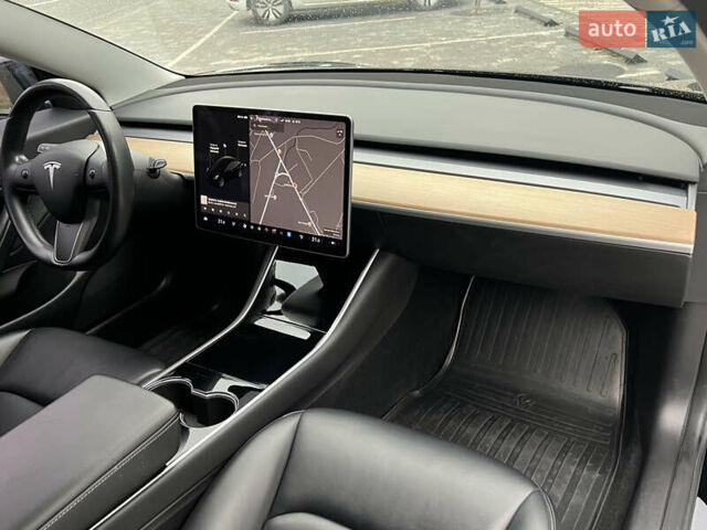 Черный Тесла Модель 3, объемом двигателя 0 л и пробегом 93 тыс. км за 15600 $, фото 42 на Automoto.ua