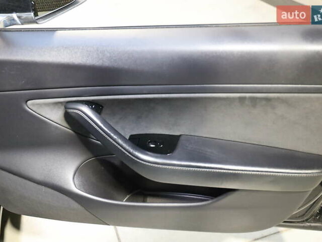 Чорний Тесла Модель 3, об'ємом двигуна 0 л та пробігом 163 тис. км за 15600 $, фото 31 на Automoto.ua