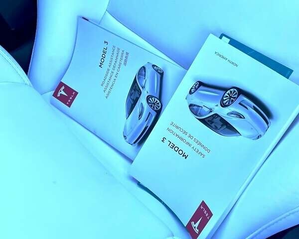 Черный Тесла Модель 3, объемом двигателя 0 л и пробегом 80 тыс. км за 19000 $, фото 67 на Automoto.ua