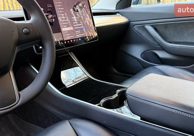 Черный Тесла Модель 3, объемом двигателя 0 л и пробегом 120 тыс. км за 18999 $, фото 14 на Automoto.ua